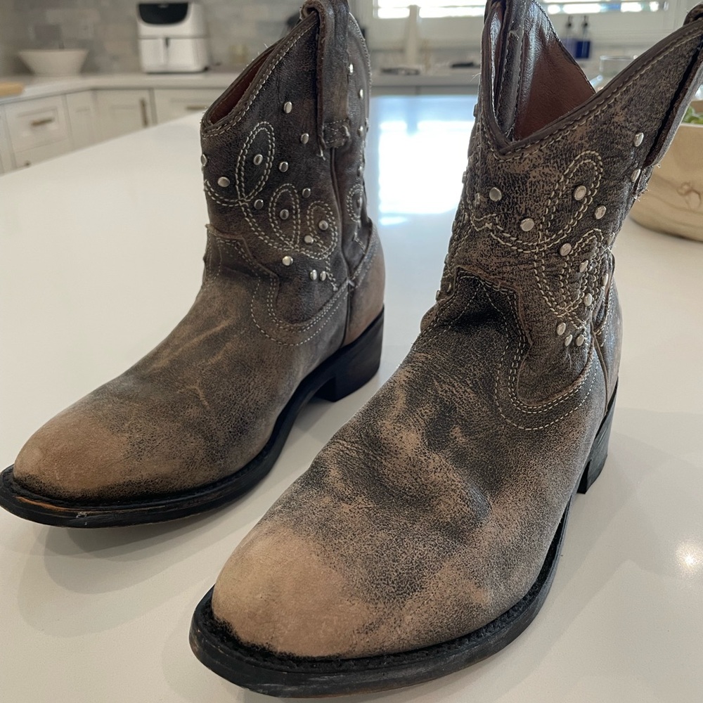 Brand new Miz Mooz cowboy boots